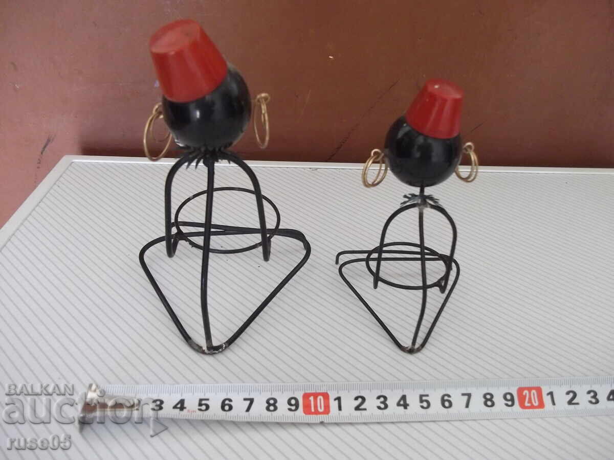 Lot of 2 stylized metal figurines of black children - 5