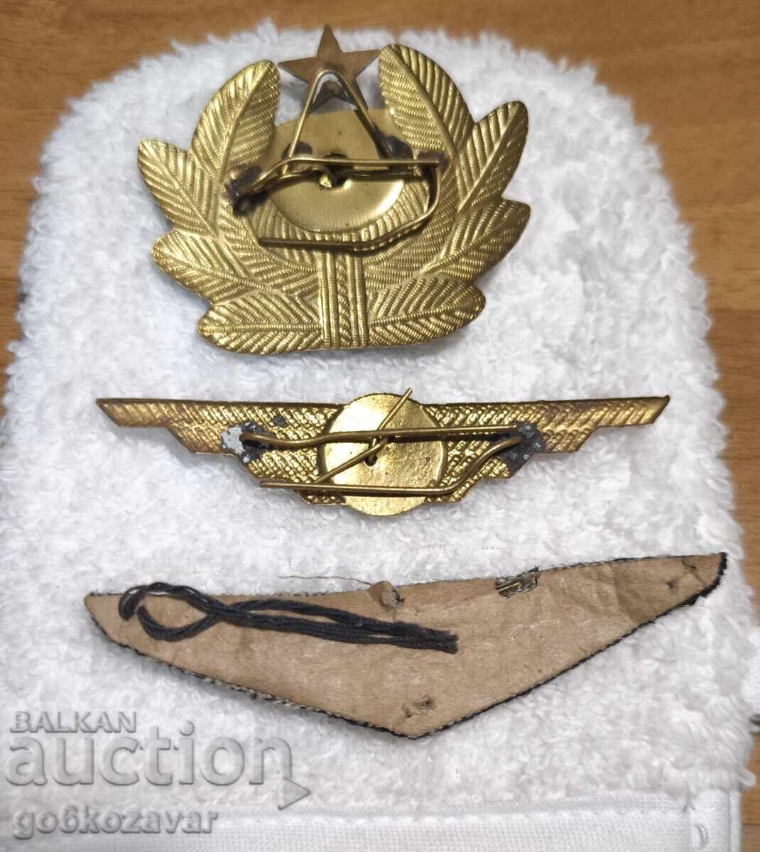 Лот Пилотски знаци кокарда Соц ! с цена 29.90 лв. | € 15.29