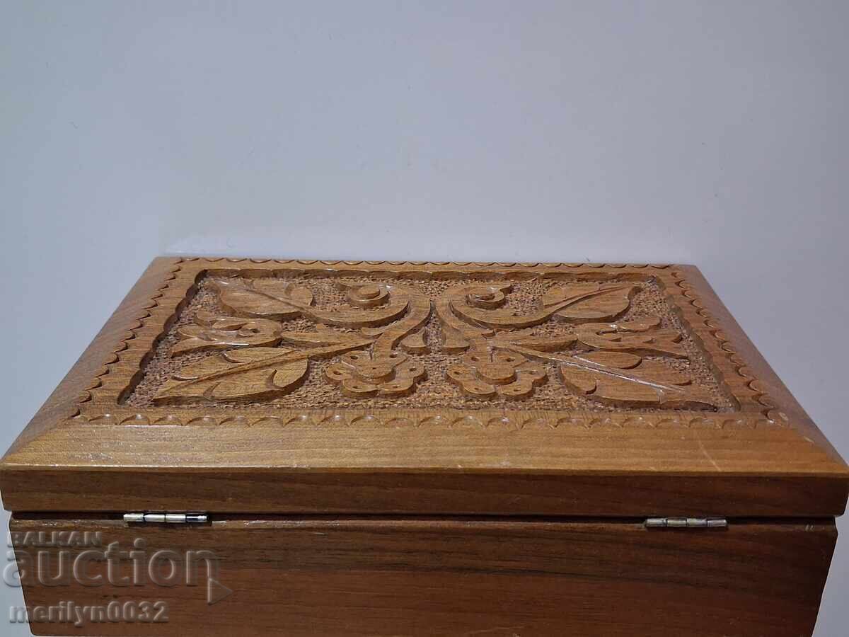 Παράδοση Κουτί κοσμημάτων ξυλόγλυπτο