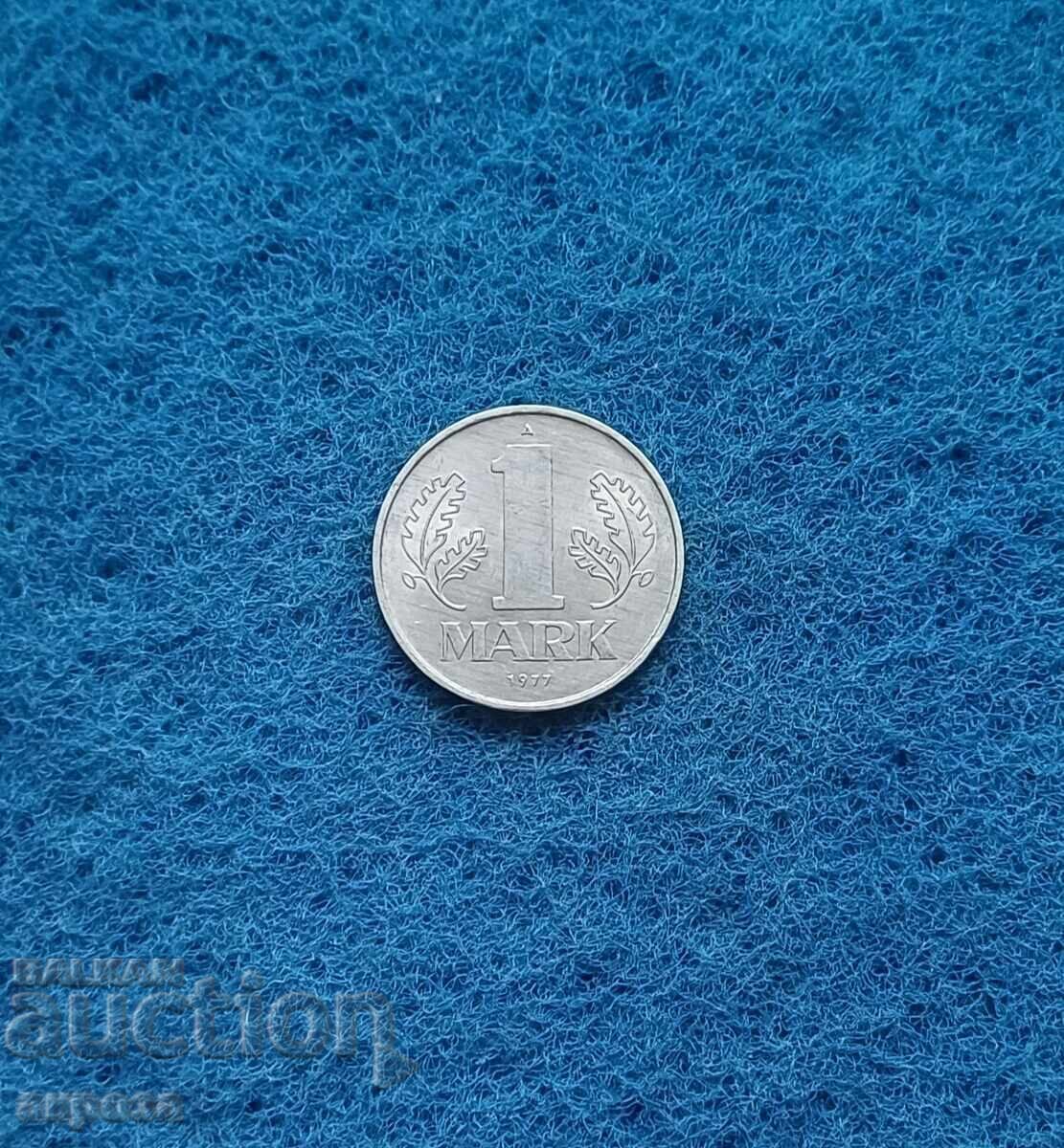 1 марка ГДР 1977 с гланца