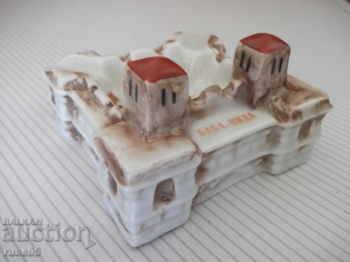 Licitație Cenușar "Baba Vida" din porțelan de Bononia