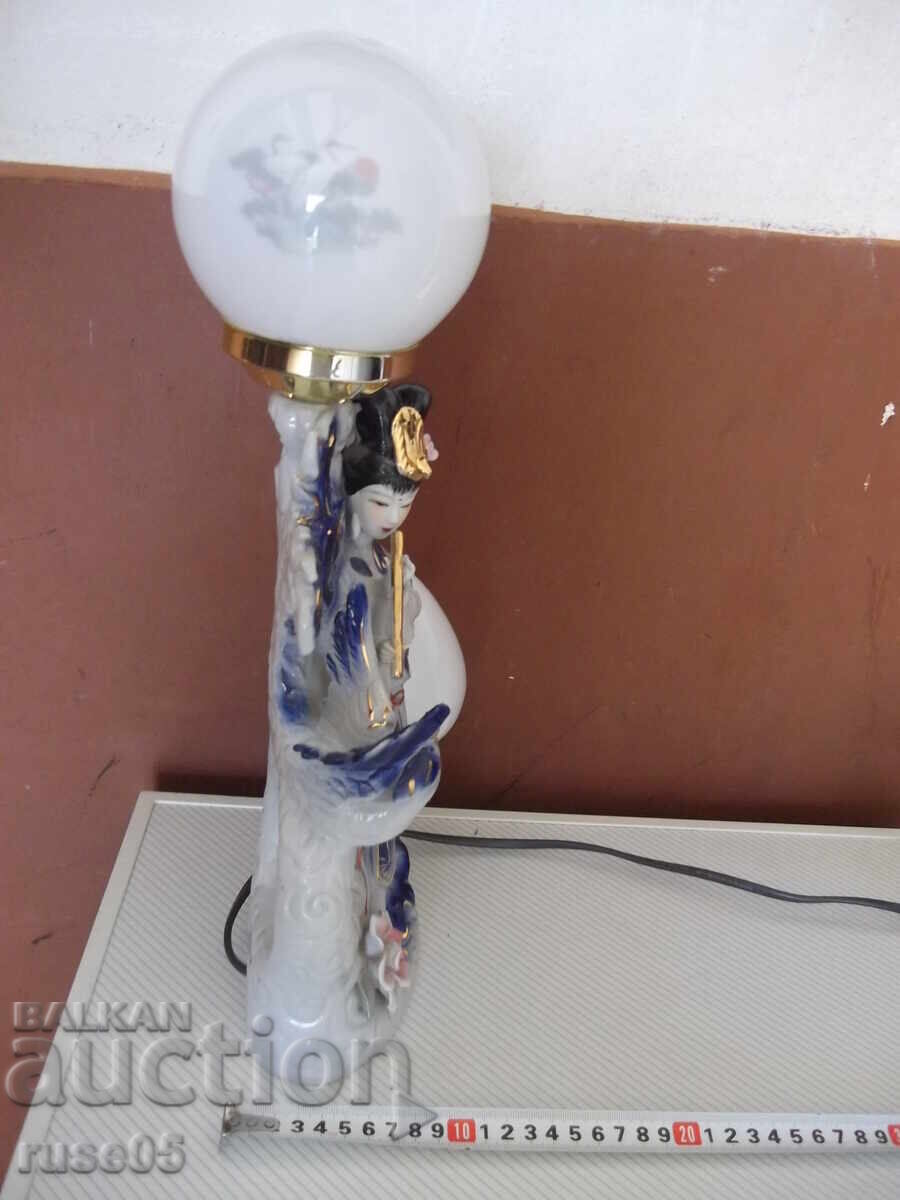 Λάμπα "Κορίτσι παίζει φλάουτο" πορσελάνινη με τιμή 300.00 BGN | € 153.39