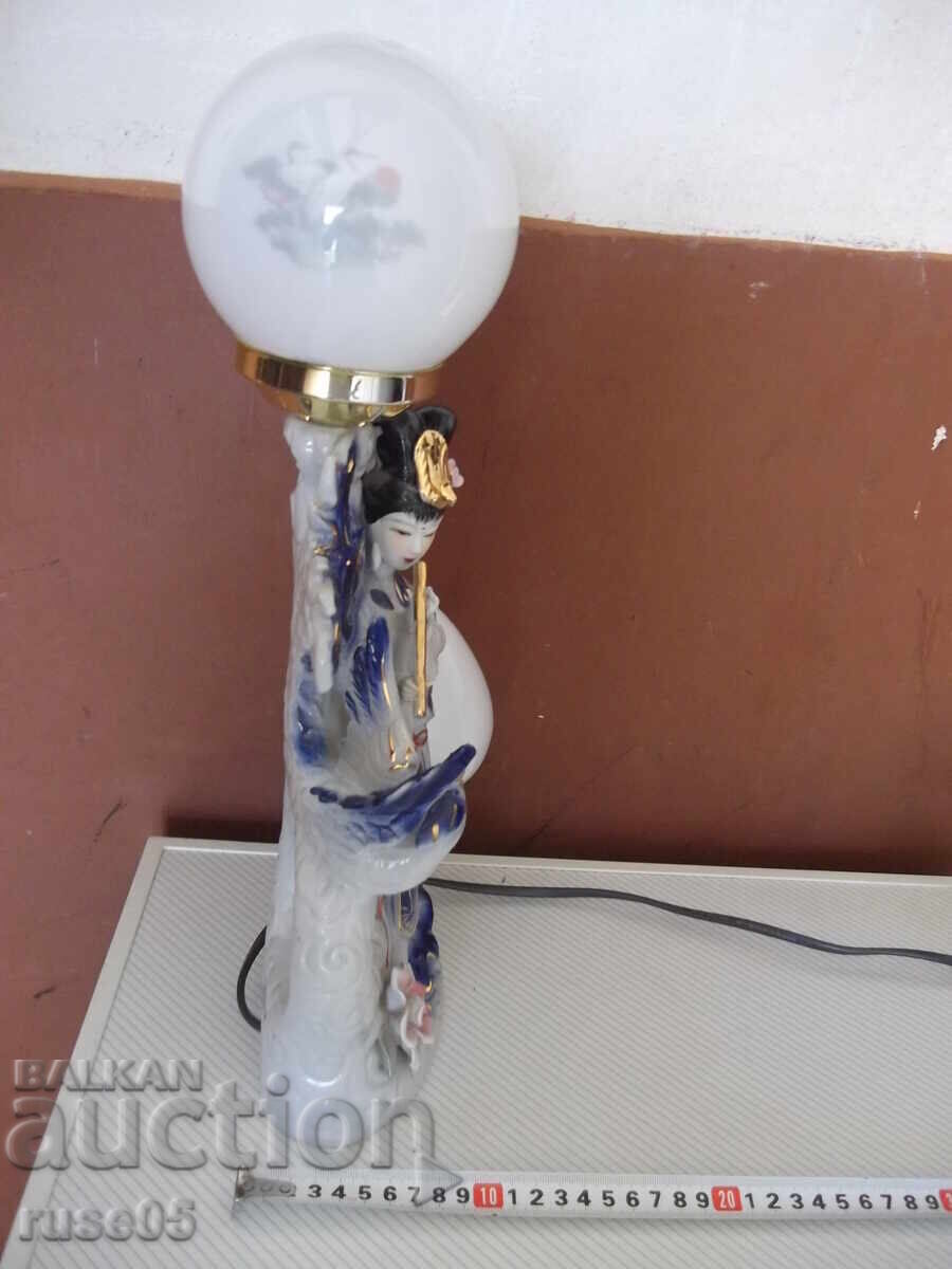 Lampă "Fată cântând la flaut" din porțelan cu preț € 125.00 | 244.48 BGN