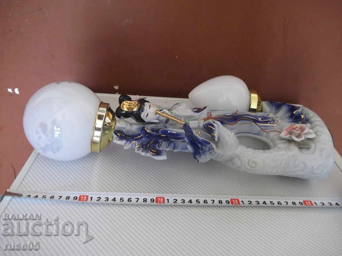 Licitație Lampă "Fată cântând la flaut" din porțelan