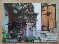 Пощенска картичка - гр. Велико Търново, Двор на старинна къщ