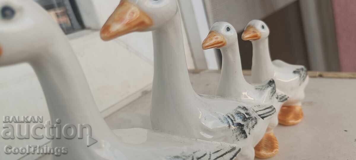 Γκόμπελ πορσελάνινη φιγούρα με τιμή 40.00 BGN | € 20.45