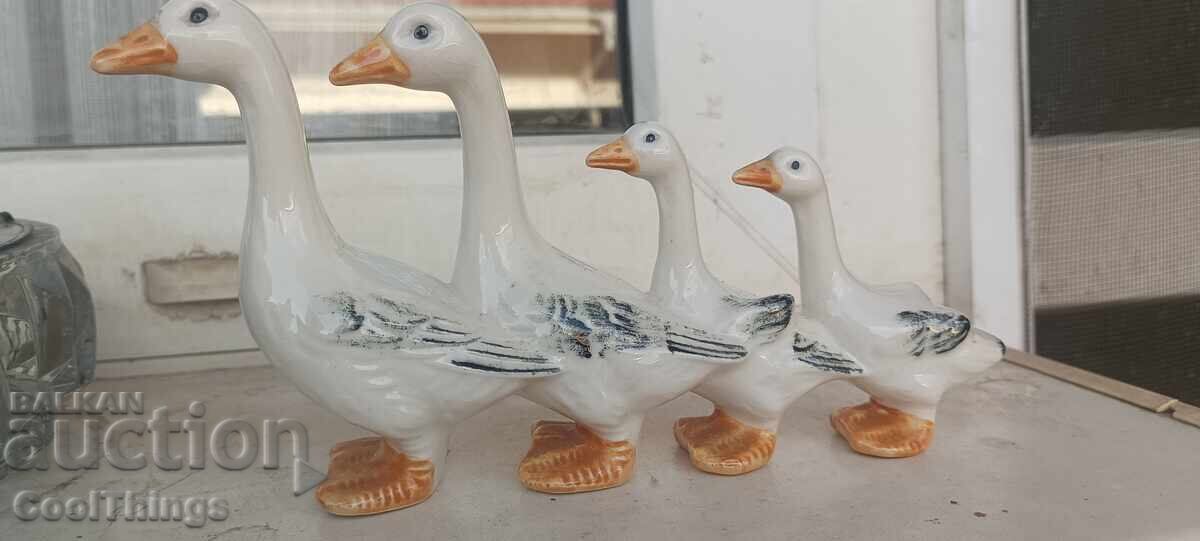 Γκόμπελ πορσελάνινη φιγούρα