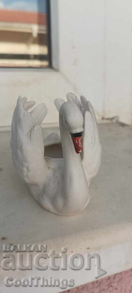 Γκόμπελ πορσελάνινη φιγούρα με τιμή 40.00 BGN | € 20.45 Γκόμπελ πορσελάνινη φιγούρα με τιμή 40.00 BGN | € 20.45