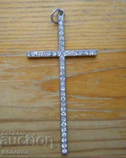 Ασημένιο κολιέ με μεγάλο σταυρό με πέτρες με τιμή € 5.20 | 10.17 BGN