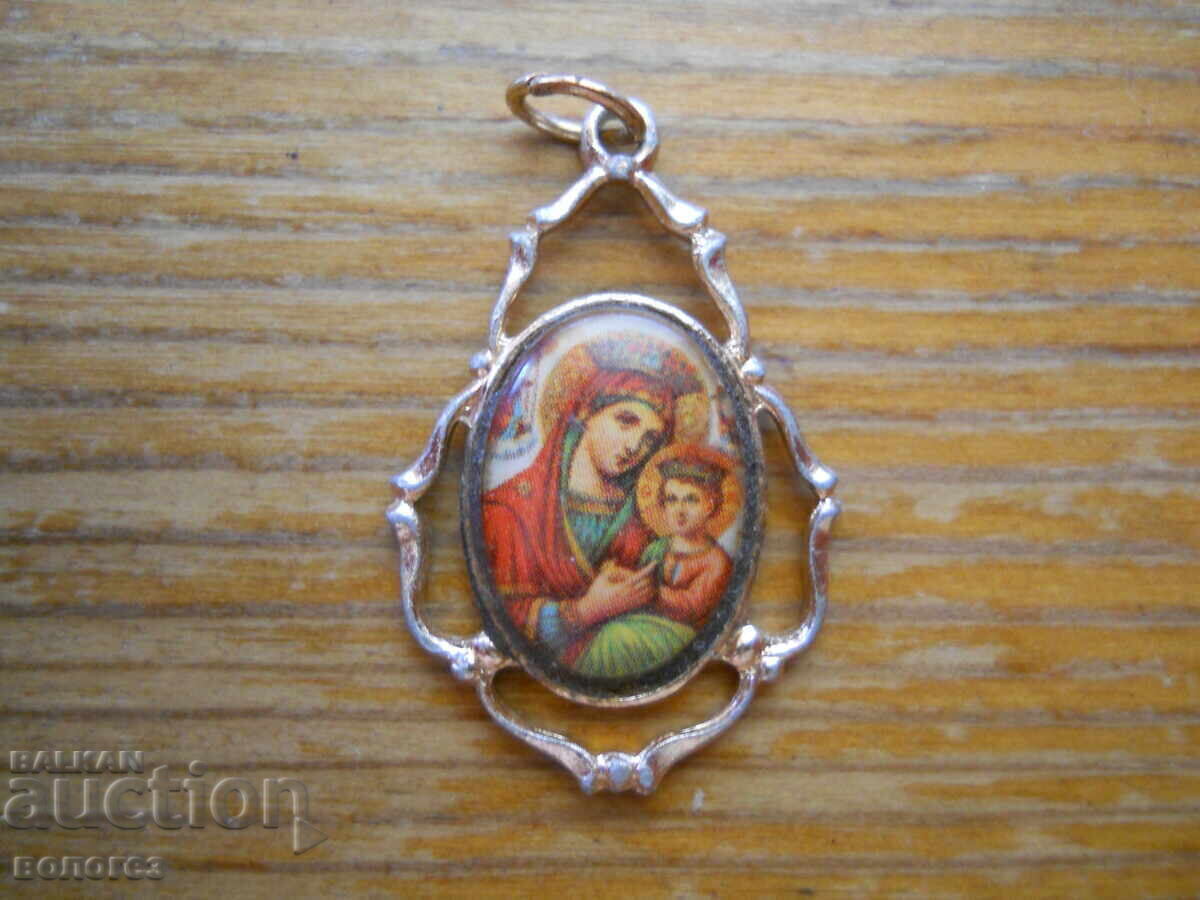 Gold-plated pendant "Virgin Mary with the Child" Gold-plated pendant "Virgin Mary with the Child"