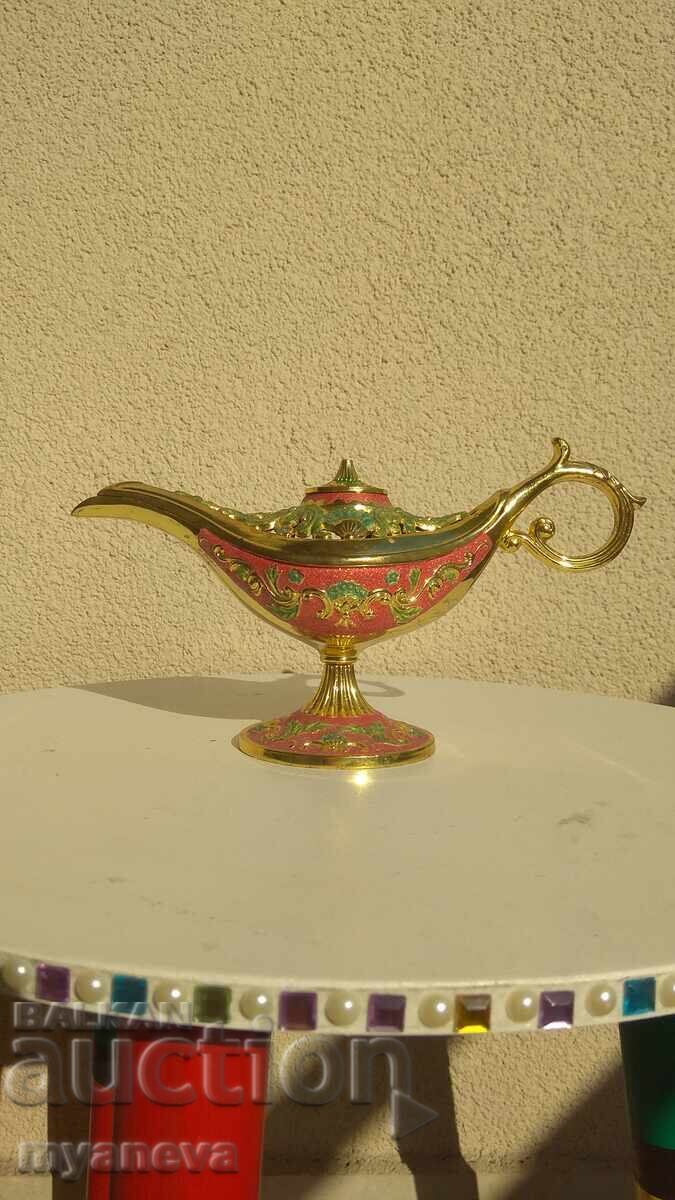 Δημοπρασία Αρωματικό, στιβαρό, μεταλλικό, σμαλτωμένο φωτιστικό