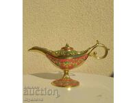 Αρωματικό, στιβαρό, μεταλλικό, σμαλτωμένο φωτιστικό