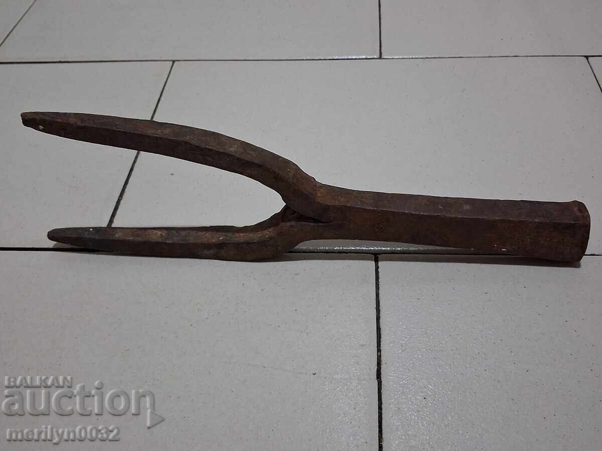 Old hand-forged anvil for hair straightening - 7