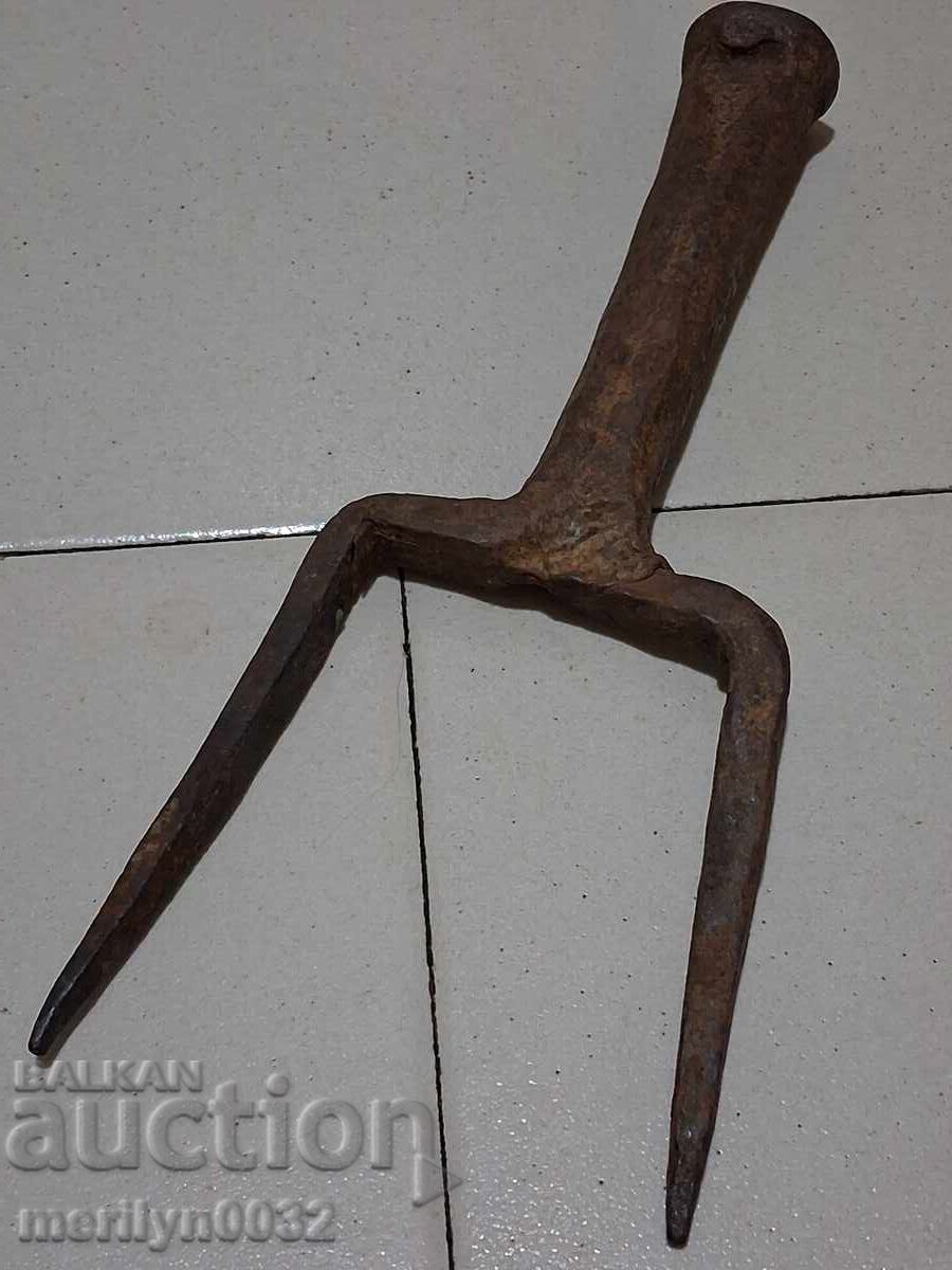 Old hand-forged anvil for hair straightening with price 46.00 BGN | € 23.52