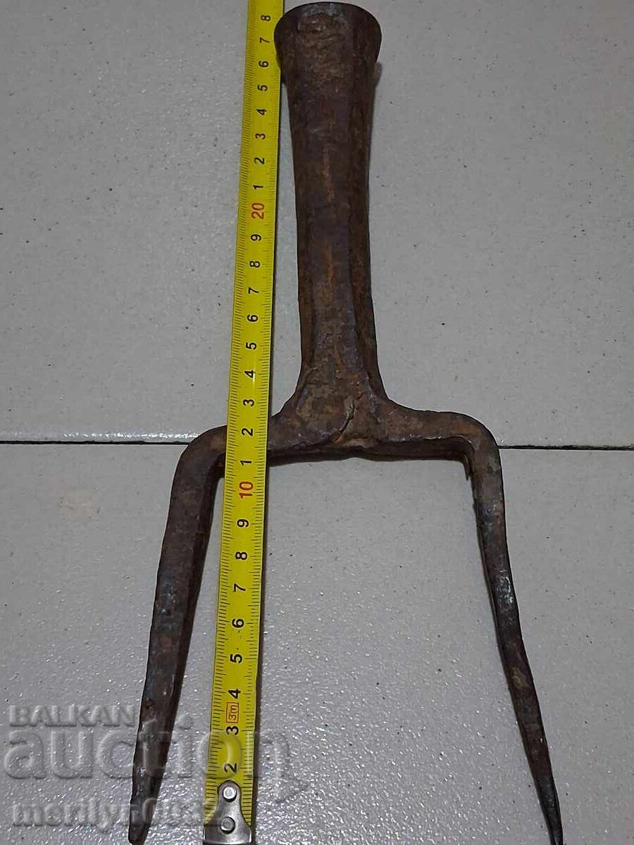 Old hand-forged anvil for hair straightening - 5