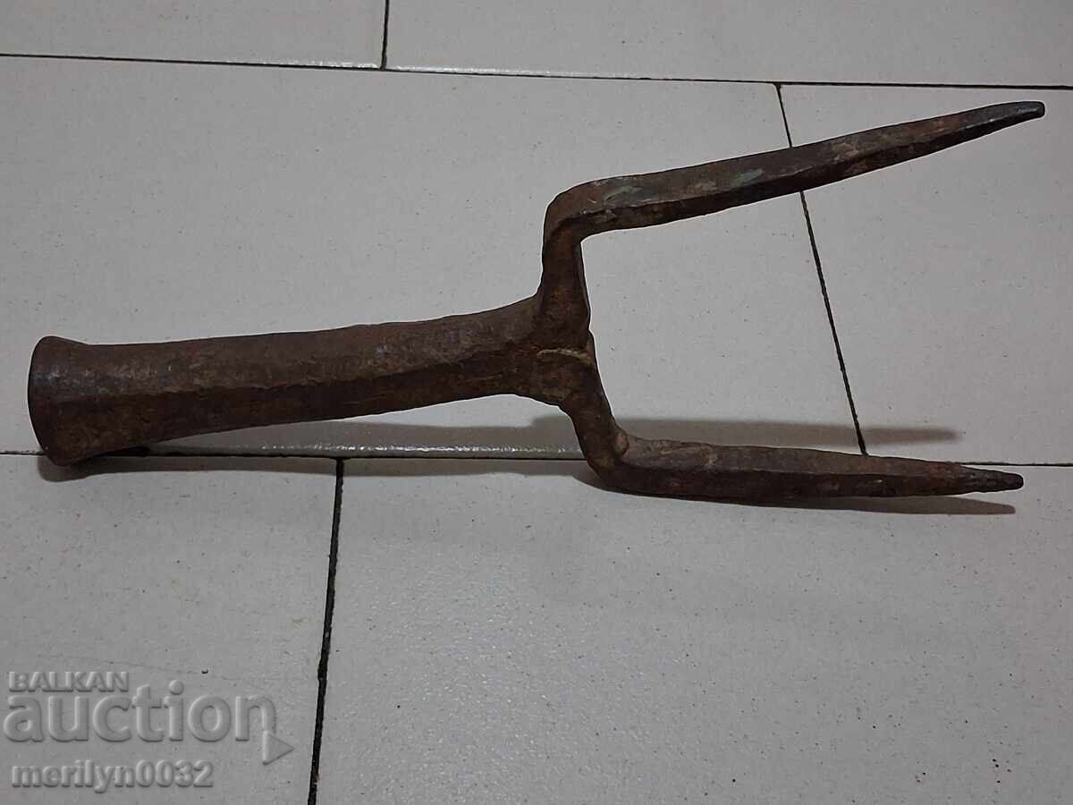 Old hand-forged anvil for hair straightening - 6