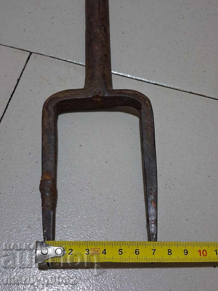Old hand-forged anvil for hair straightening - 5