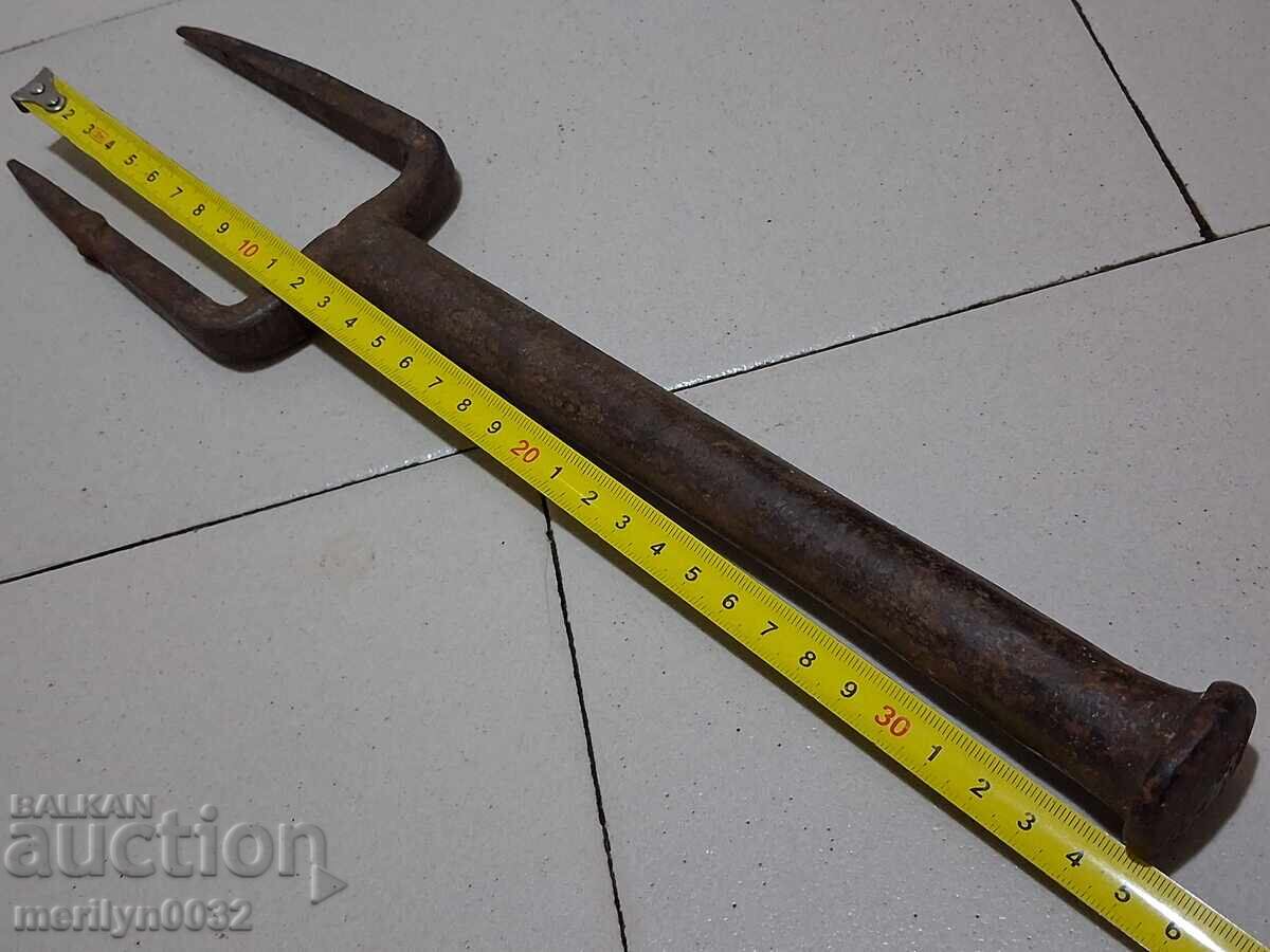 Old hand-forged anvil for hair straightening - 6