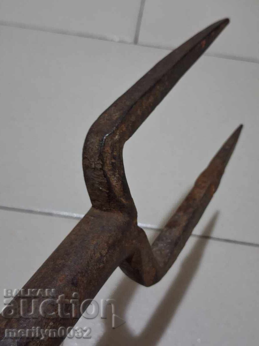 Old hand-forged anvil for hair straightening - 7