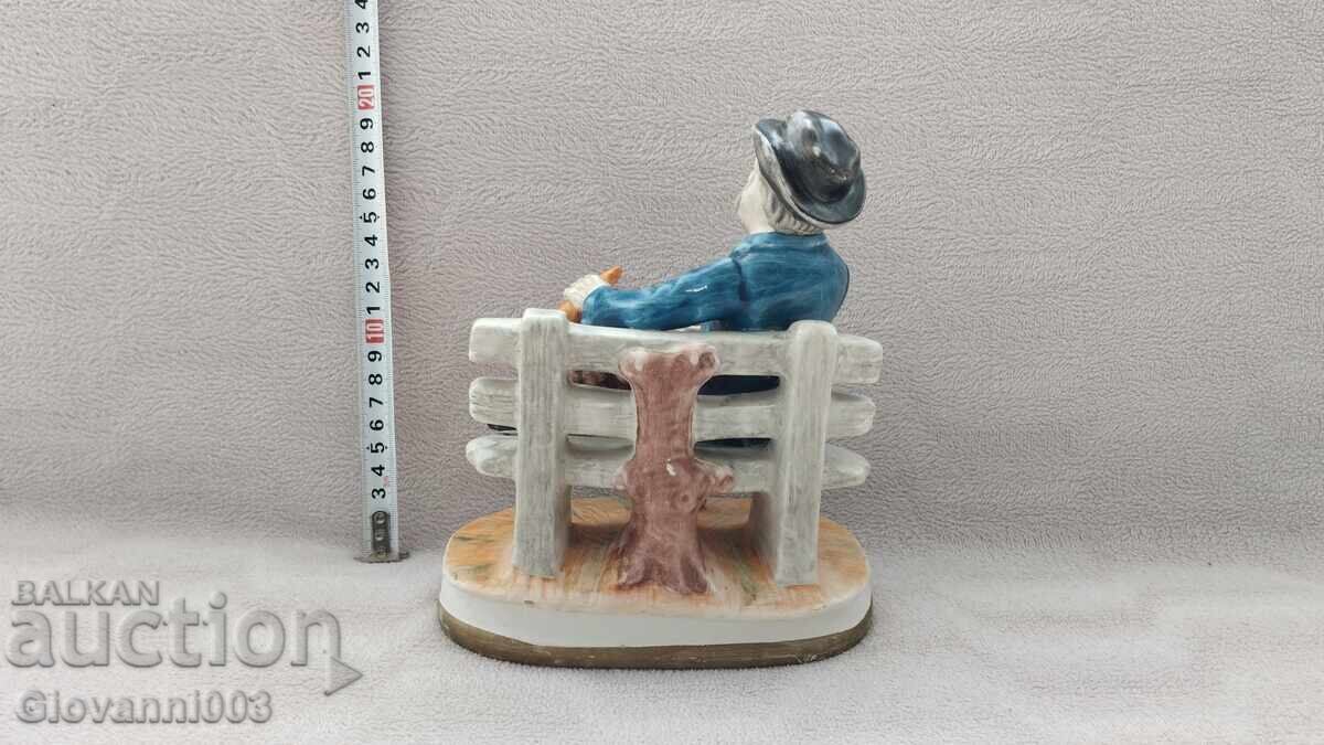 Auction Porcelain figurine Auction Porcelain figurine