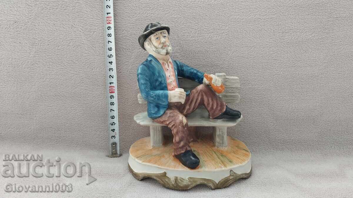 Delivery of Porcelain figurine Delivery of Porcelain figurine