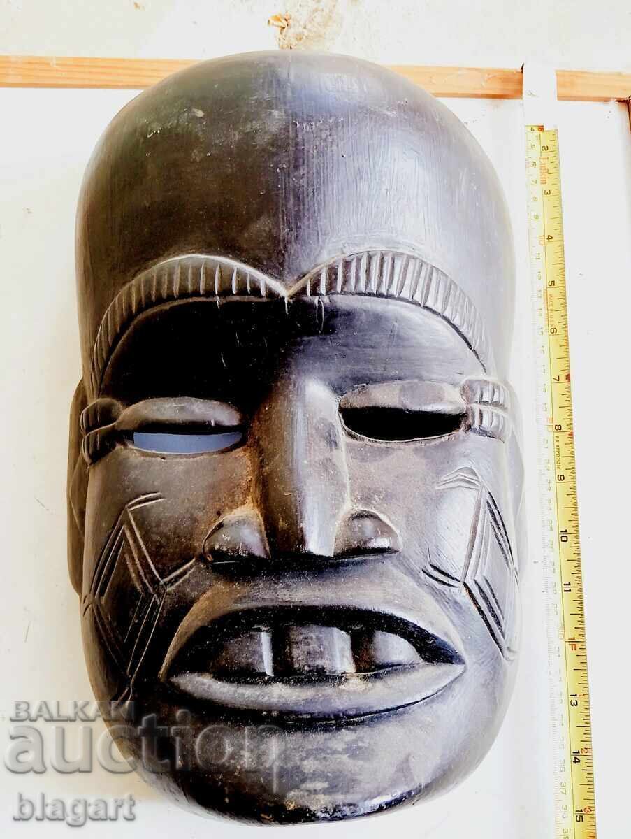 Auction  40cm Mask. Wood carving. Africa