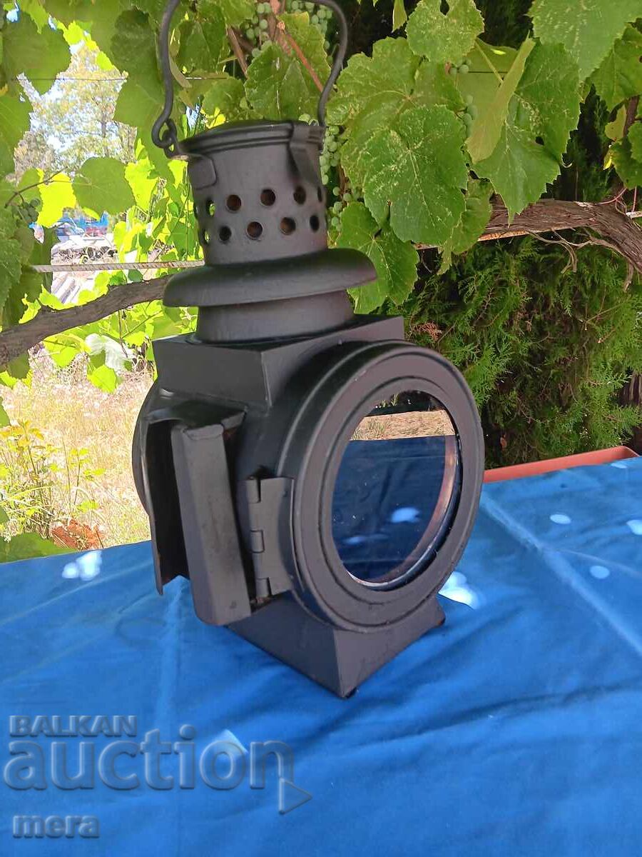 Lampă de gaz de transport veche, mare cu preț 170.00 BGN | € 86.92