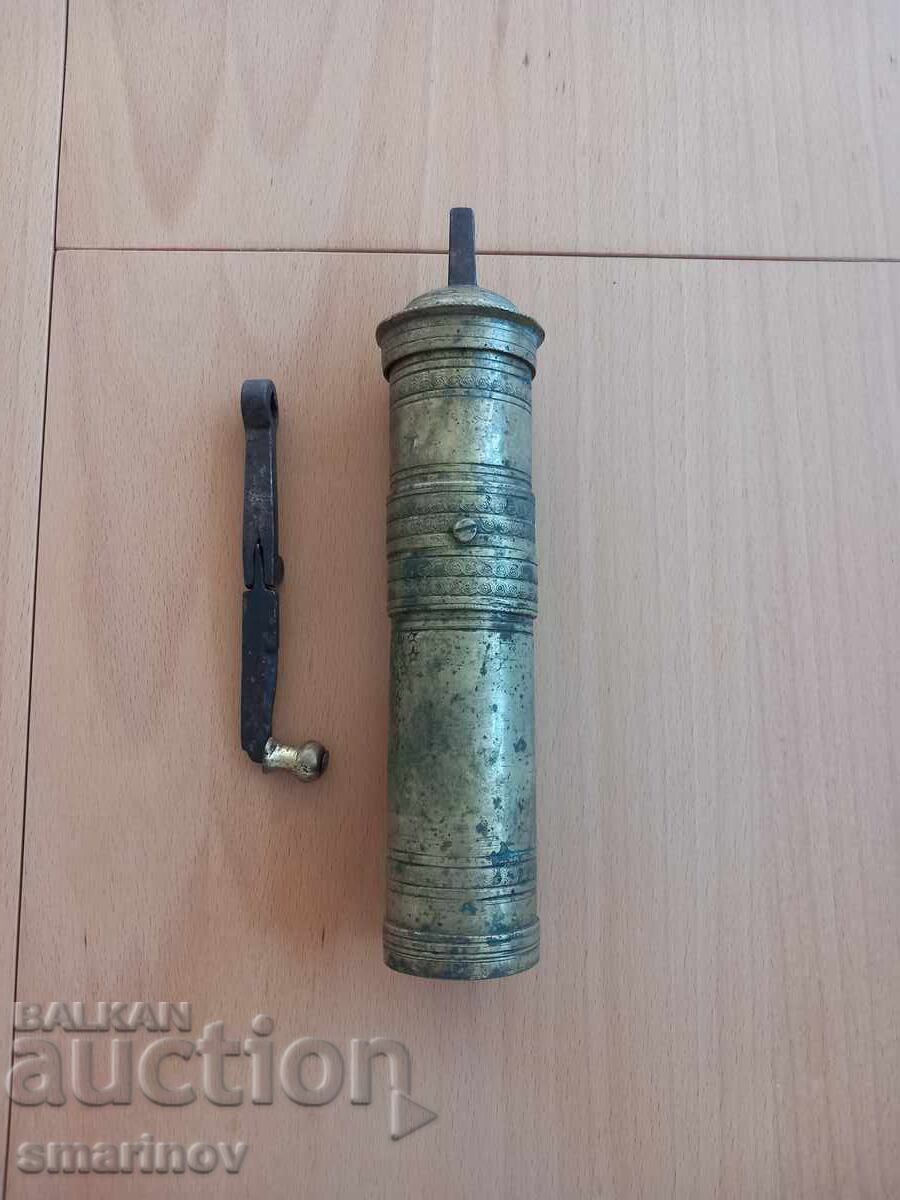 Vechi râșniță otomană de piper