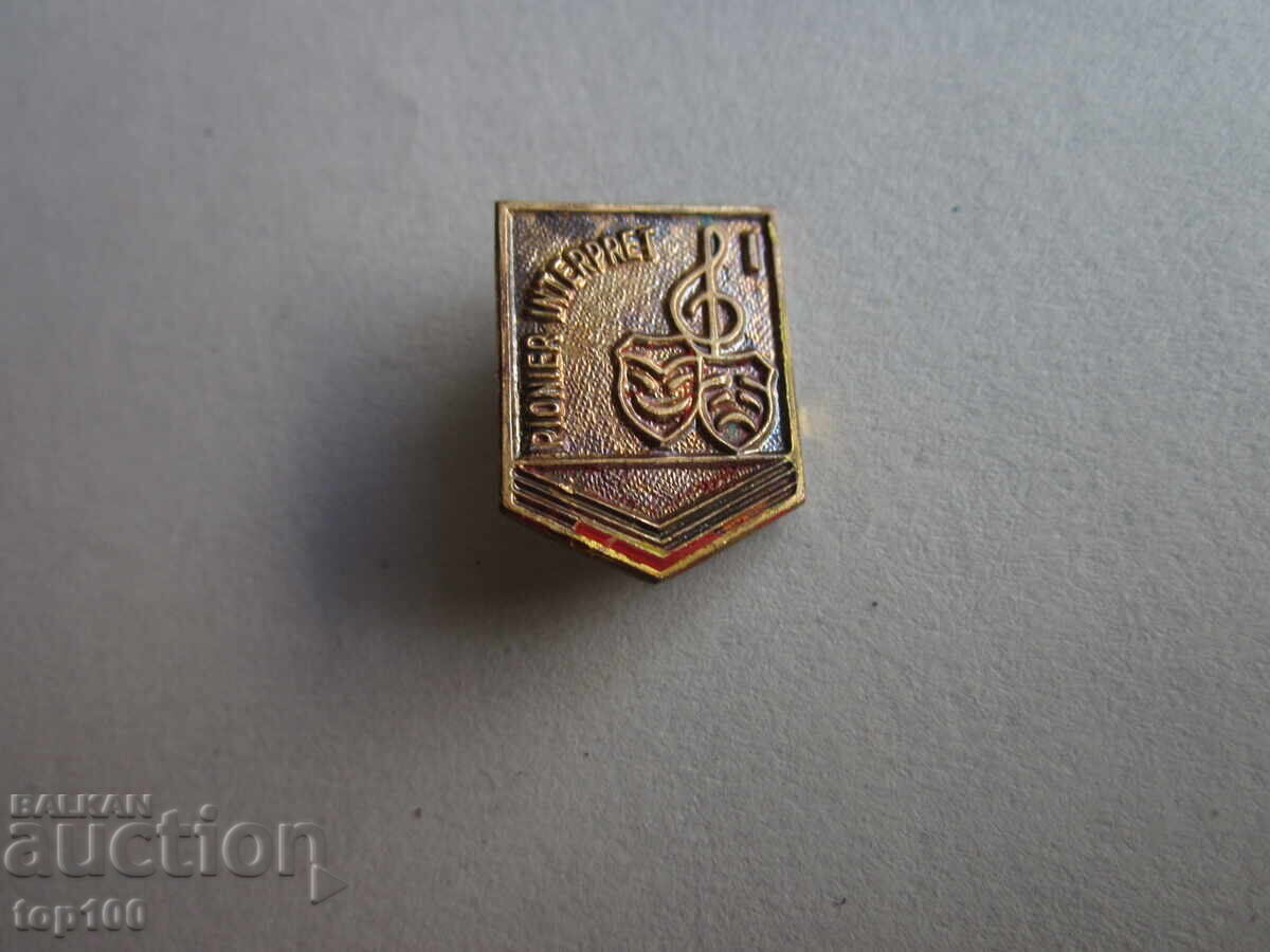 Licitație INSIGNĂ METALICĂ PIONIER INTERPRET BZȚ !!! Licitație INSIGNĂ METALICĂ PIONIER INTERPRET BZȚ !!!