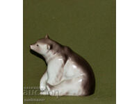 Statuetă decorativă din porțelan, reprezentând un urs