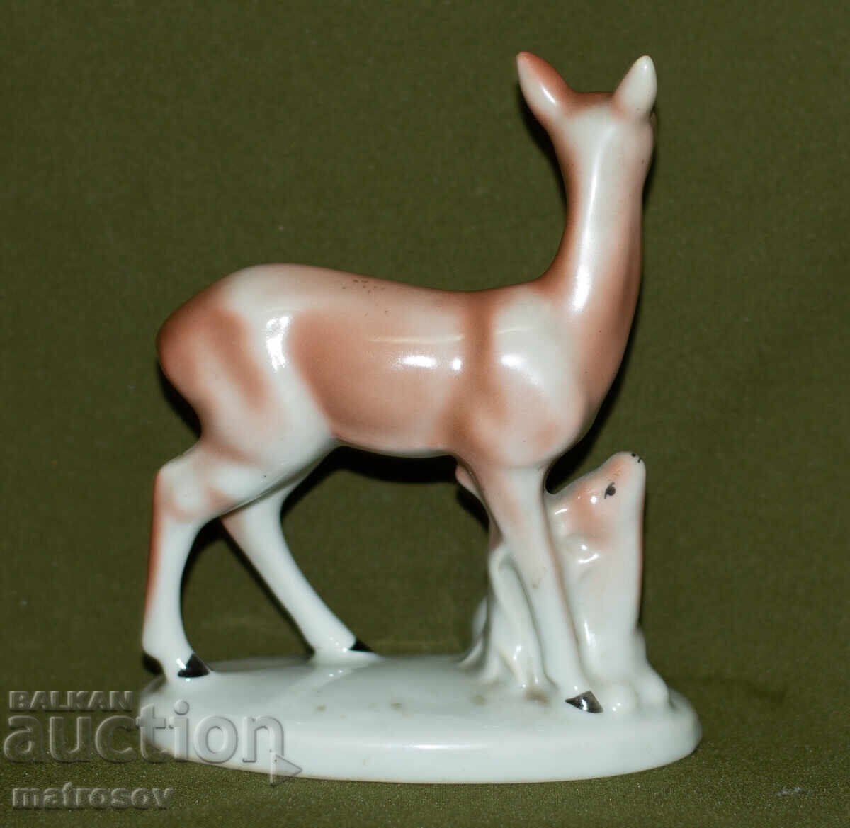 Licitație Statuetă veche de porțelan bulgărească căprioară