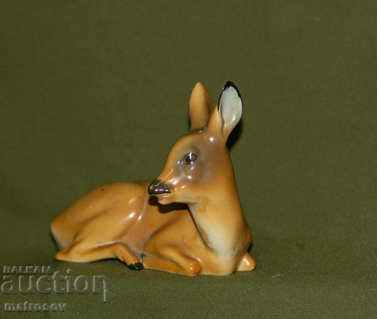 Statuetă decorativă din porțelan căprioară cu preț 100.00 BGN | € 51.13