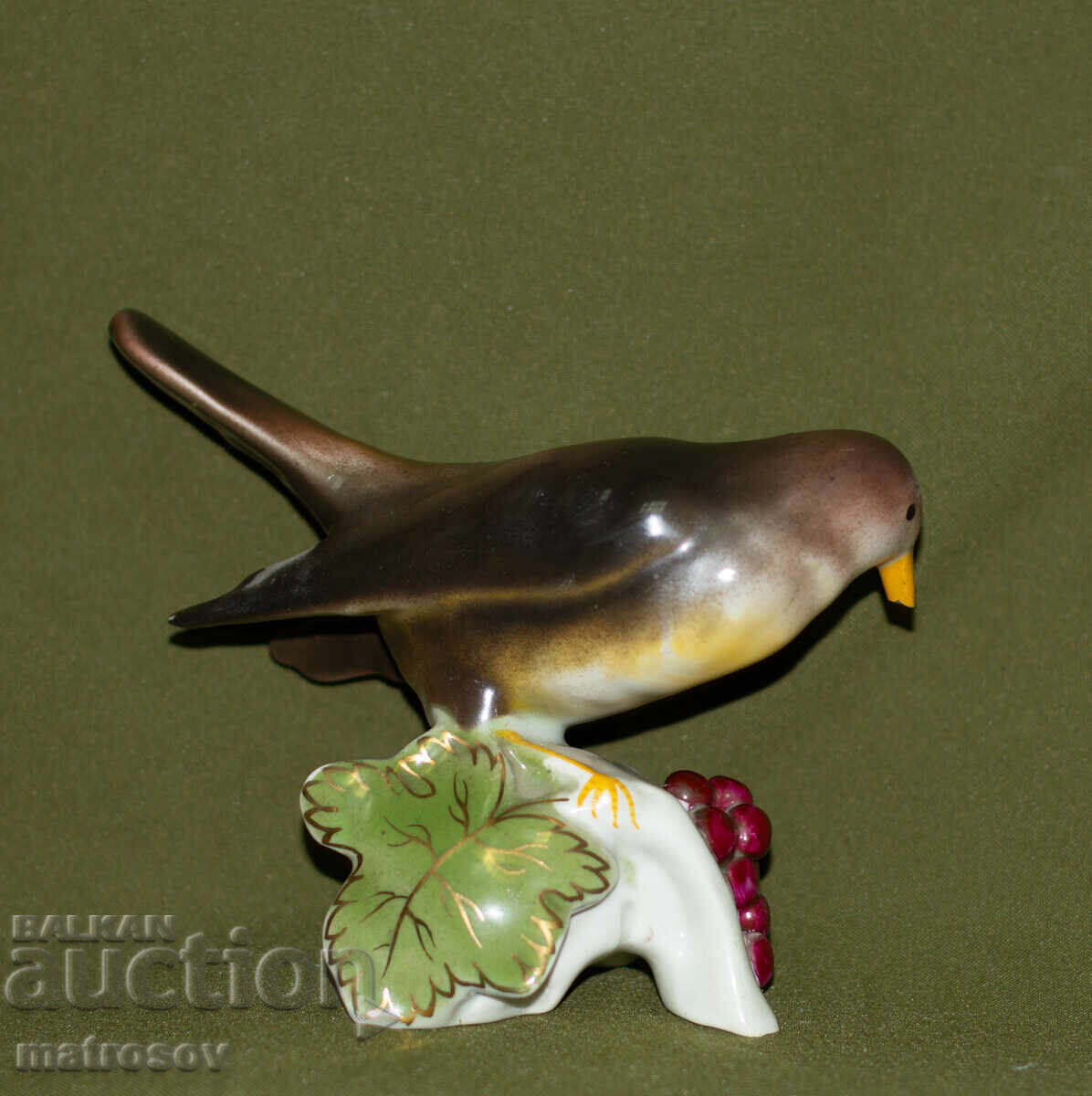 Licitație Statuetă decorativă din porțelan, pasăre