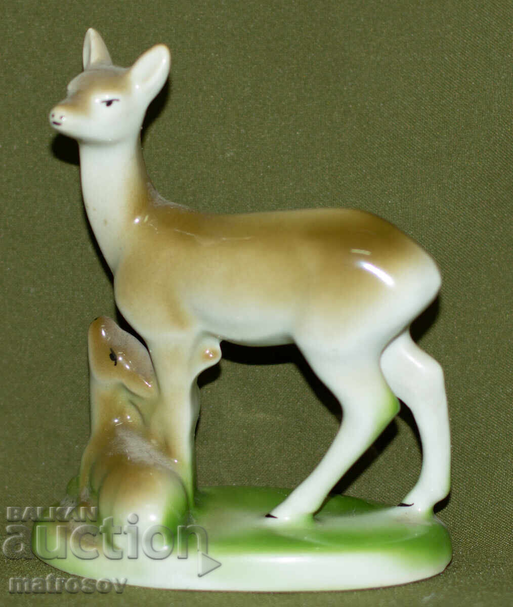 Statuetă veche de porțelan bulgărească, căprioară cu preț 100.00 BGN | € 51.13
