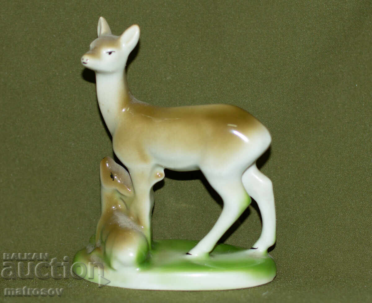 Statuetă veche de porțelan bulgărească, căprioară