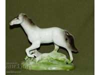 Figurină decorativă din porțelan, cal armăsar alb