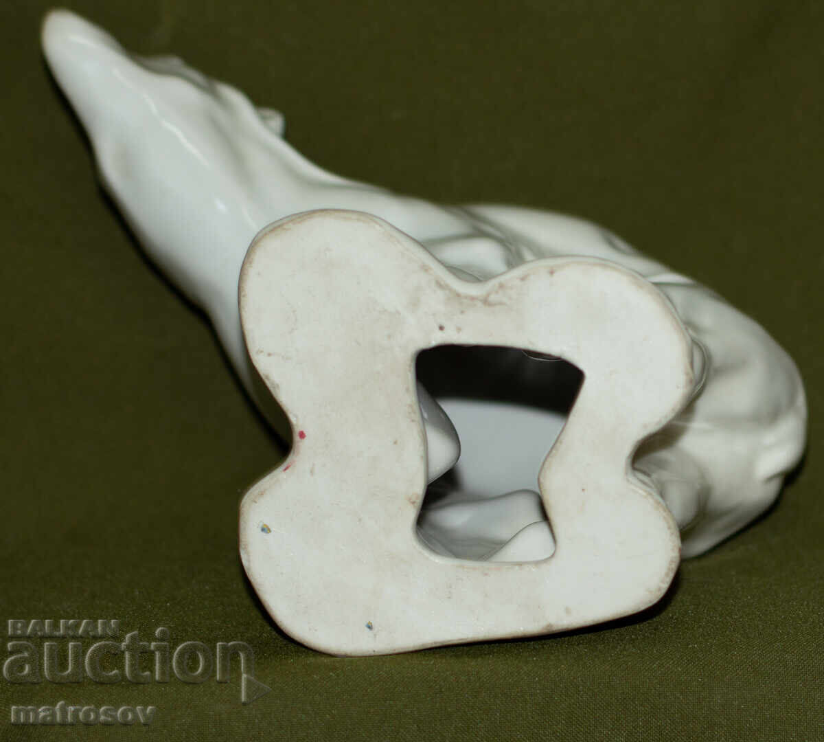 Decorative porcelain figurine of a polar bear - 7