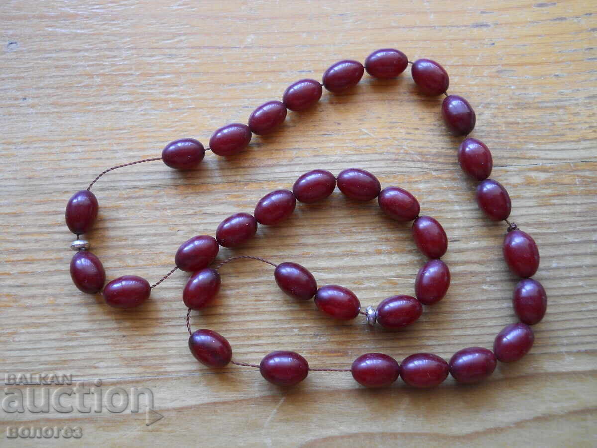 Броеница - червен кехлибар Броеница - червен кехлибар