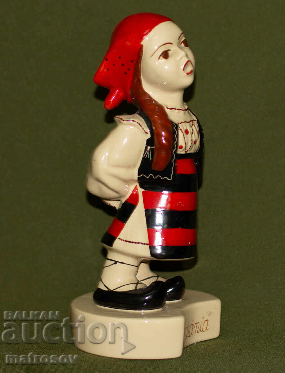 Δημοπρασία Ρουμανική πορσελάνινη φιγούρα κοριτσιού με παραδοσιακή φορεσιά