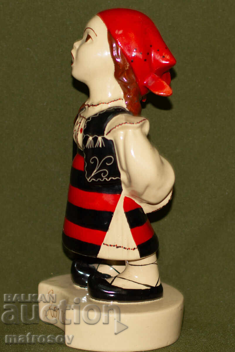Ρουμανική πορσελάνινη φιγούρα κοριτσιού με παραδοσιακή φορεσιά - 5