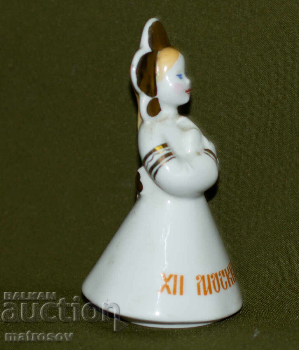 Ρωσικό πορσελάνινο ειδώλιο XII Παγκόσμιο Φεστιβάλ Νεολαίας - 5 Ρωσικό πορσελάνινο ειδώλιο XII Παγκόσμιο Φεστιβάλ Νεολαίας - 5