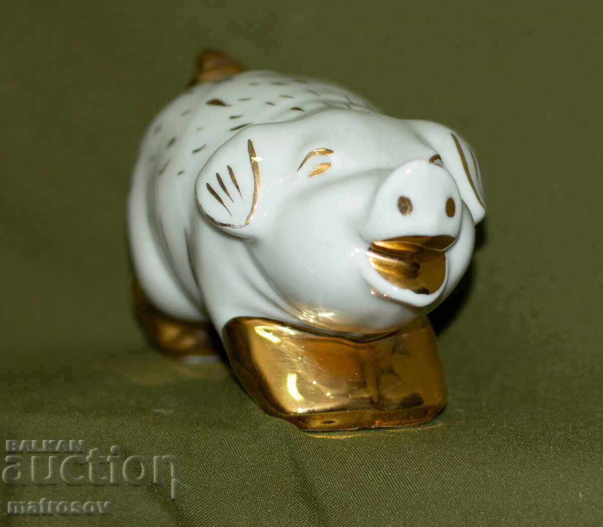 Παλιά βουλγάρικη πορσελάνινη φιγούρα, γουρουνάκι με τιμή 150.00 BGN | € 76.69