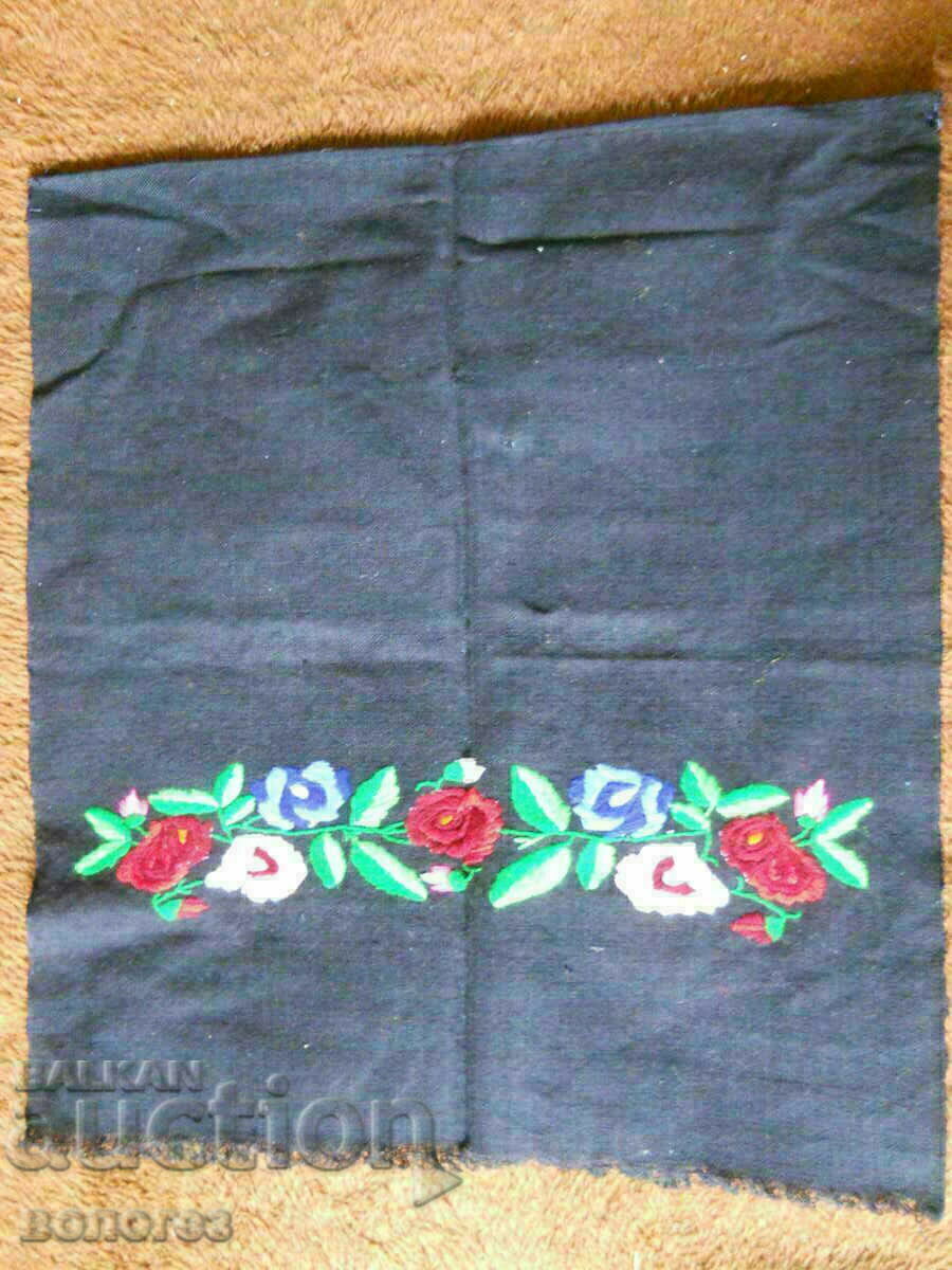 Embroidered Turlach apron without strings