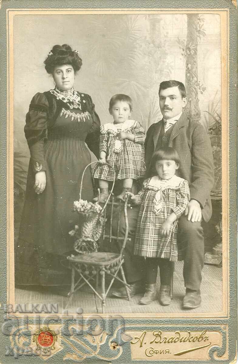 СТАРА ФОТОГРАФИЯ - КАРТОН - А.ВЛАДИКОВ - СОФИЯ - 2042