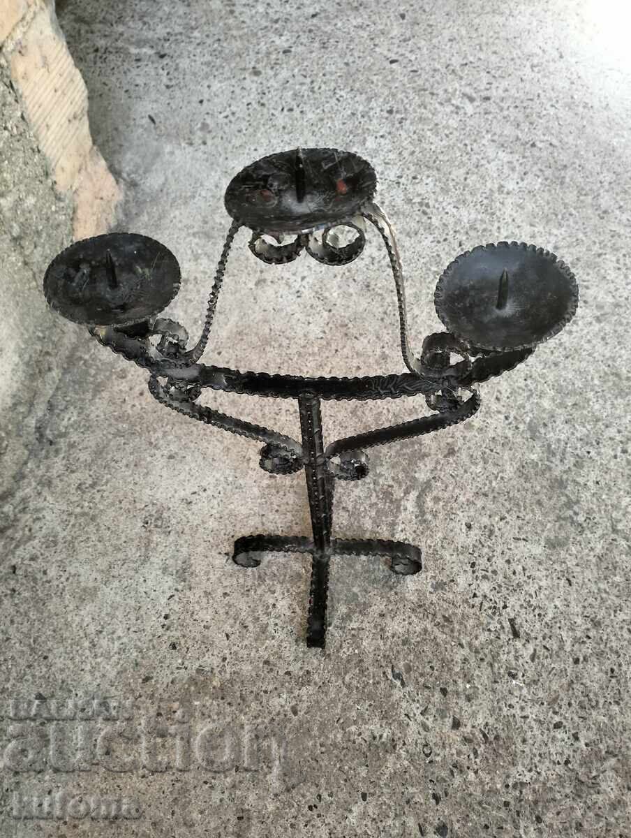 Σιδερένιο κηροπήγιο