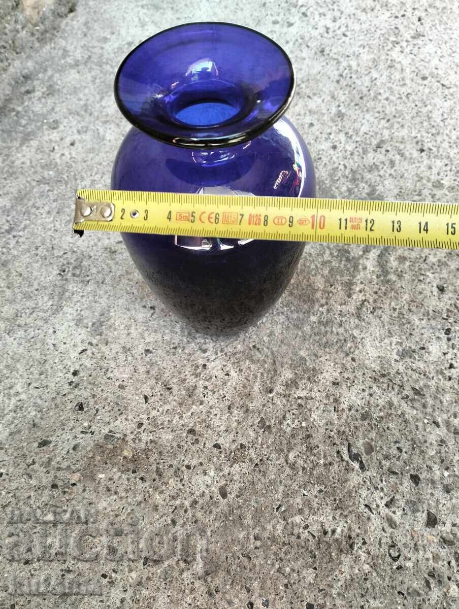 Delivery of Blue glass vase