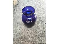 Vază din sticlă albastră