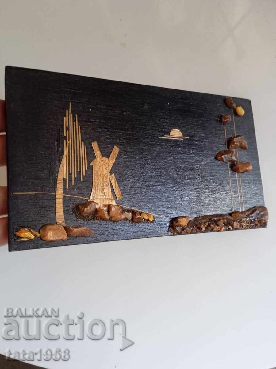 Licitație Tablou cu chihlimbar baltic pe lemn 10*18 cm