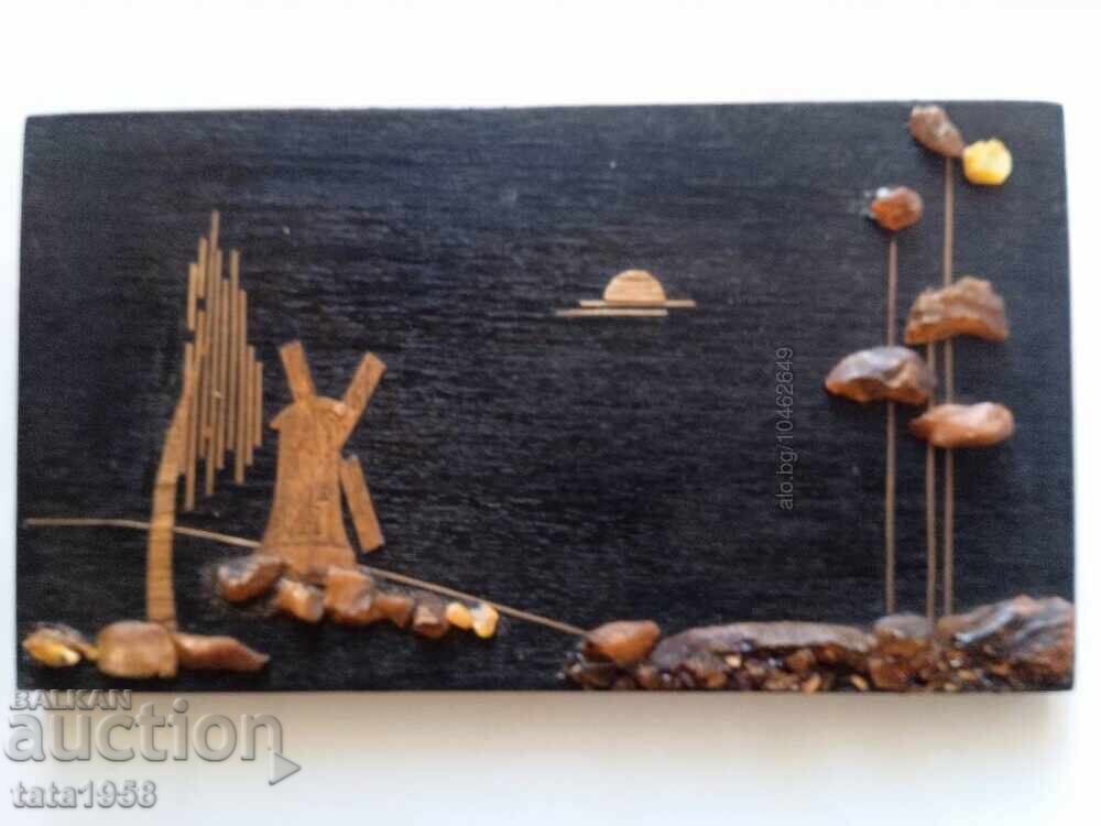 Πίνακας με βαλτική κεχριμπάρι σε ξύλο 10*18 εκ