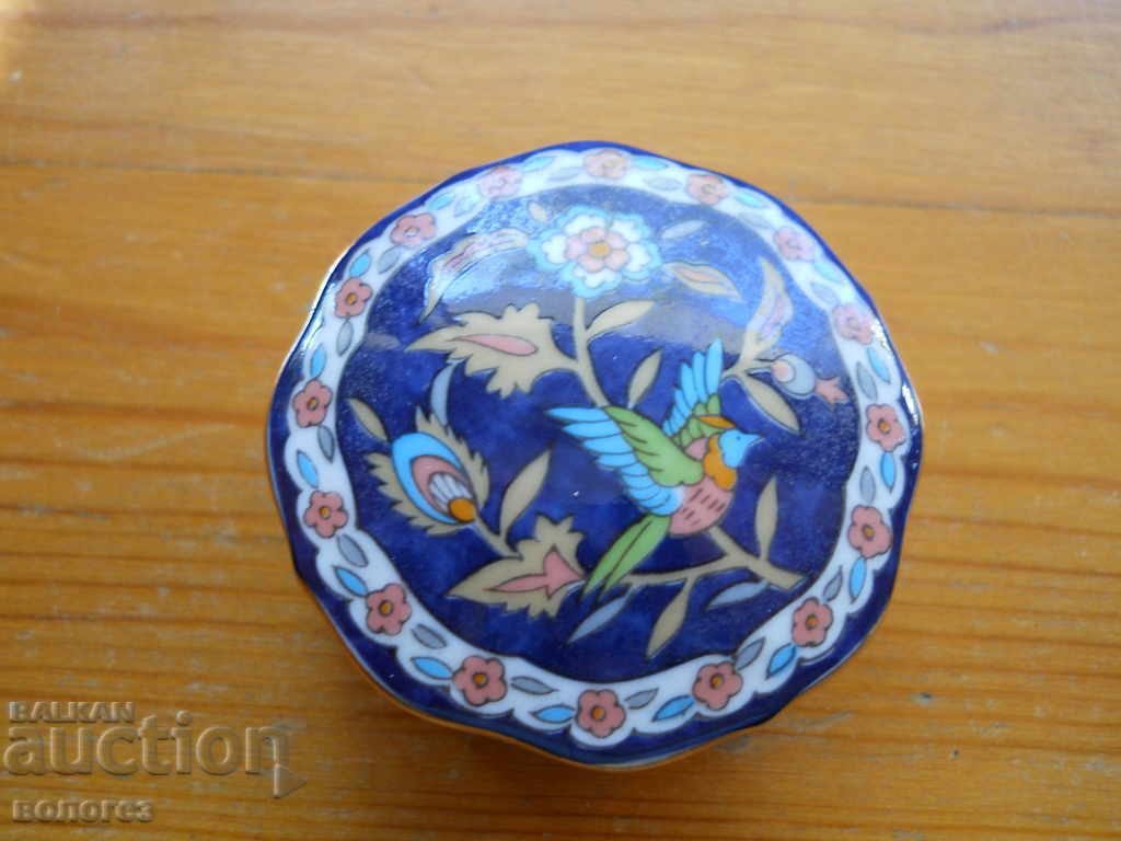 Porcelain snuff box - Japan with price 25.00 BGN | € 12.78